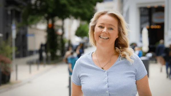 Foto von Sabrina Kaiser, die bei forbeyond als Senior Product Manager arbeitet.