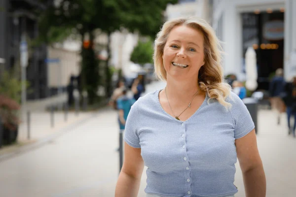 Foto von Sabrina Kaiser, die bei forbeyond als Senior Product Manager arbeitet.